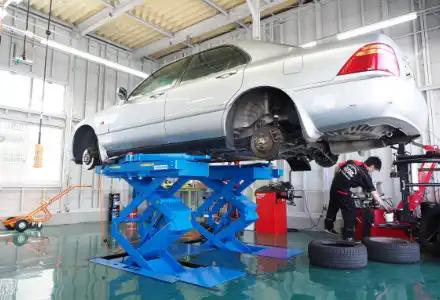 良質な車を選択中イメージ